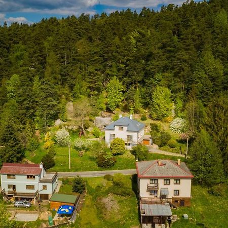 Apartman Pod Skalou V Ceskem Raji Besedice Exterior photo
