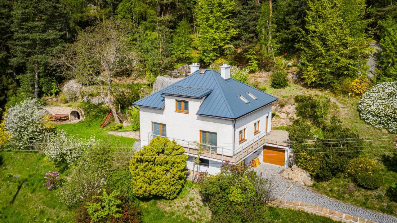 Apartman Pod Skalou V Ceskem Raji Besedice Exterior photo