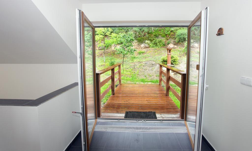 Apartman Pod Skalou V Ceskem Raji Besedice Exterior photo