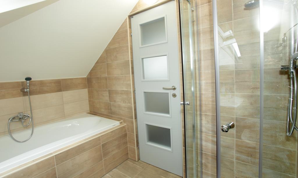 Apartman Pod Skalou V Ceskem Raji Besedice Exterior photo