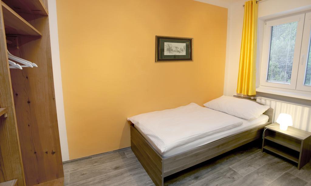 Apartman Pod Skalou V Ceskem Raji Besedice Exterior photo